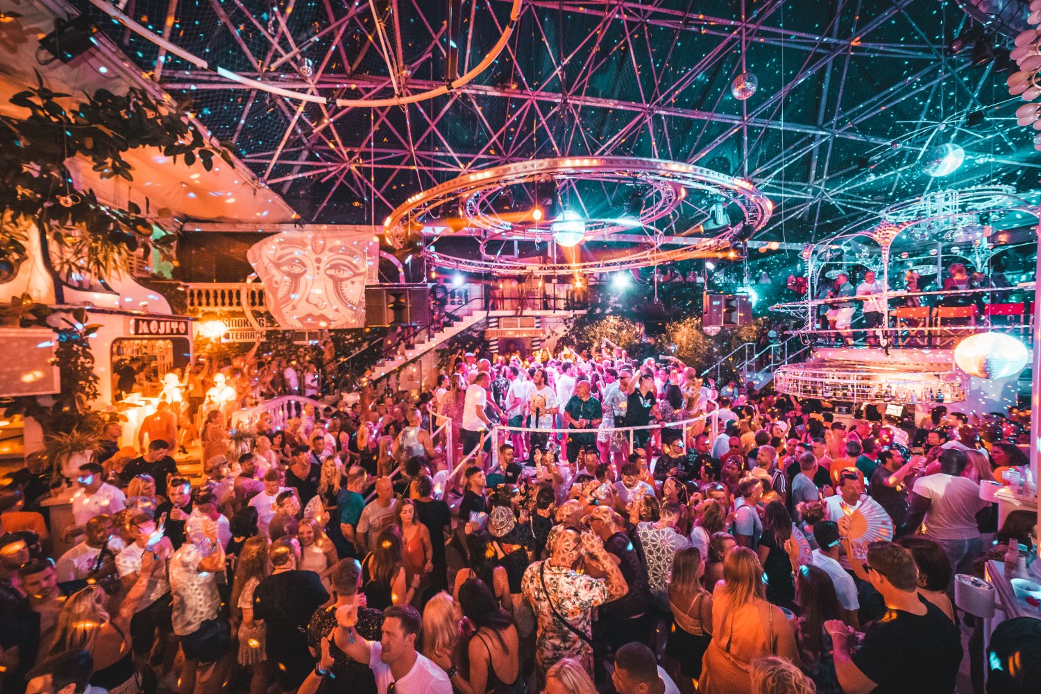 Es Paradis, Club night